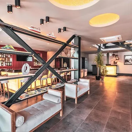 فندق Marina Bay 3*