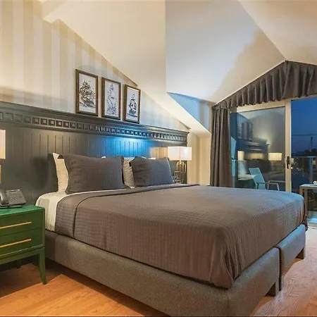 Marina Bay Hotel
