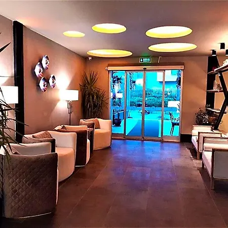 Marina Bay ホテル 3*
